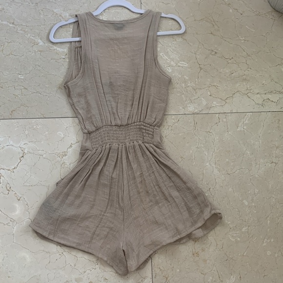 NWOT Sexy & Cute Romper with pockets & zipper - Picture 2 of 5